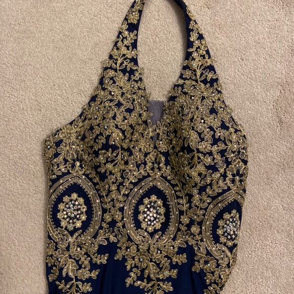 Gold-Embroidered Ball Gown Size 6 - Picture 3 of 6